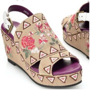 NWOT Sharif Andalusian Garden Women  Embroidered Floral Boho Wedge Sandals Size